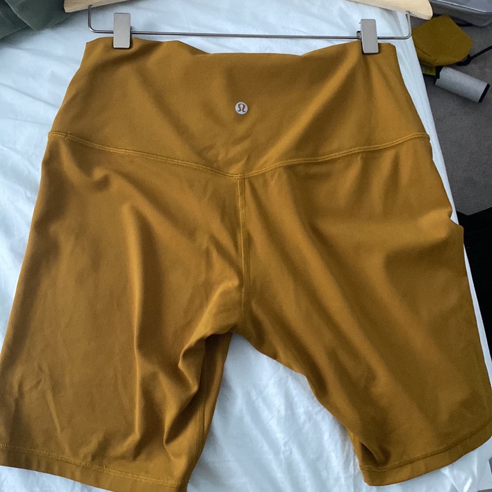 Wunder Train High rise shorts 6” - Picture 2 of 5